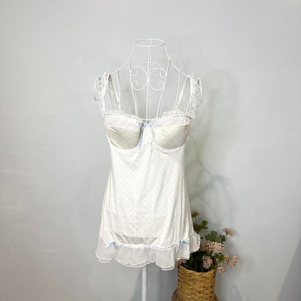 Gorgeous vintage Y2K white & baby blue polka dot mesh lace ruffle babydoll slip
